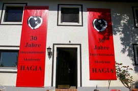 Eingang Akademie HAGIA